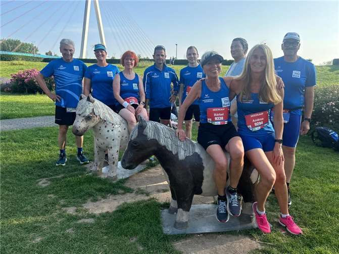 Die Starter der LG Laacher See beim Deichlauf in Neuwied. Foto: Michael Krämer
