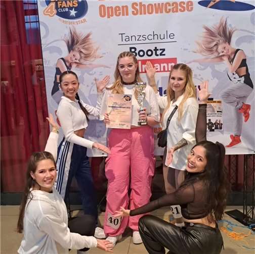 Die Starter der Tanzschule Marc Daumas bei der EM 2024.  Foto: Tanzschule marcDAUMAS