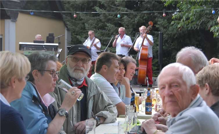 Die Steimeler Open-Air-Veranstaltung hat eine lange Traditionund manche Besucher kommen schon seit ihrer Kindheit hierher.