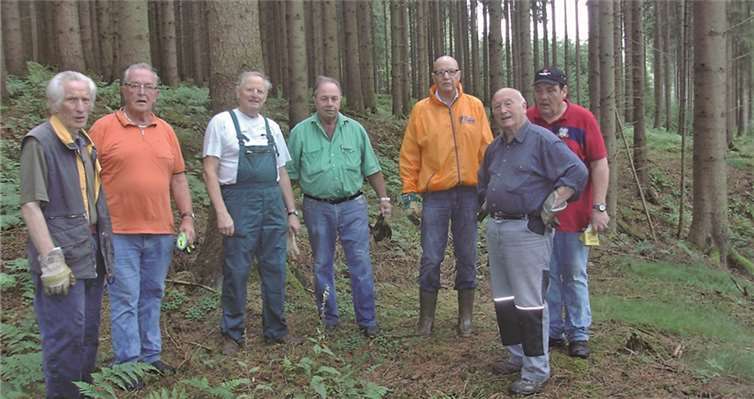 Die Steimeler Rentner bei der Arbeit.privat