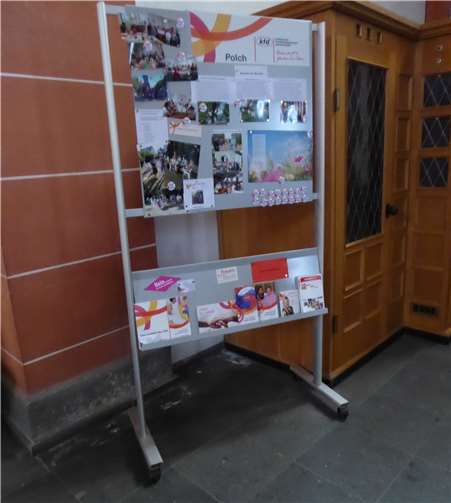 Die Stellwand bietet Berichte mit Fotos zu vergangenen und Hinweise für zukünftige Veranstaltungen. Foto: privat