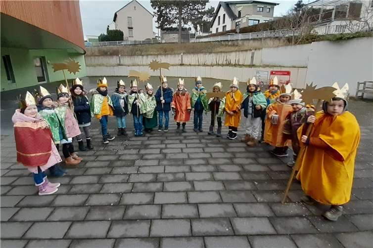 Die Sternsinger (Maxikinder) der KiTa St. Nikolaus, Niedermendig.  Fotos: privat
