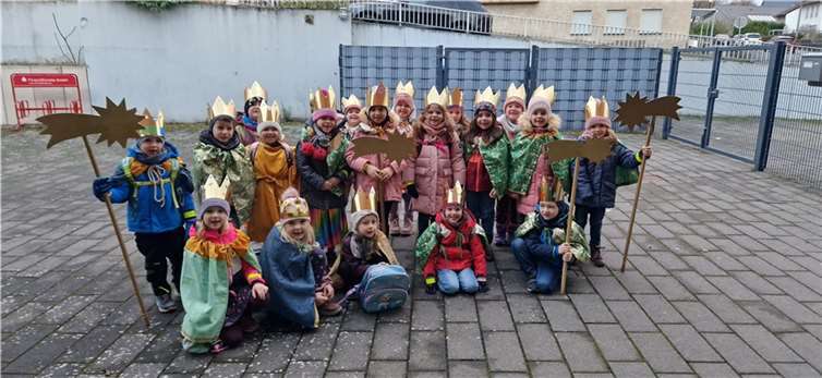 Die Sternsinger (Maxikinder) der KiTa St. Nikolaus in Niedermendig.