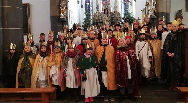 Die Sternsinger (Messdiener und Kommunionkinder) der Pfarrgemeinde St. Genovefa (Oberrmendig).Foto: privat