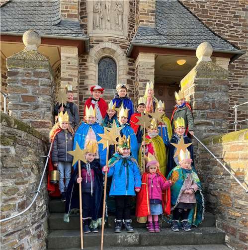 Die Sternsinger aus dem Pfarrbezirk Ramersbach.
