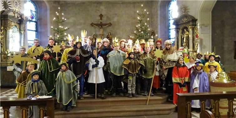 Die Sternsinger aus den Pfarreien Antweiler, Aremberg, Dorsel, Barweiler und Kirmutscheid.privat