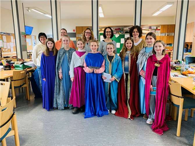 Die Sternsinger besuchten alle Klassen der Unterstufe.  Foto: SMS