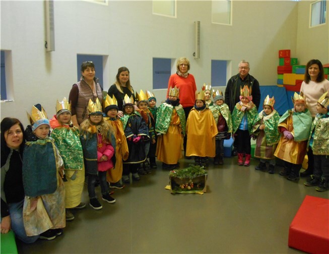 Die Sternsinger der Kita St. Nikolaus Niedermendig.