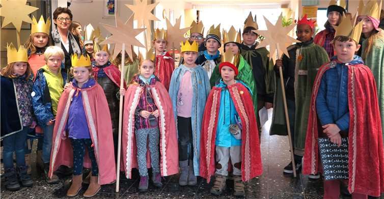 Die Sternsinger im Rathaus zu Besuch bei Bürgermeisterin Renate Offergeld. Gemeinde Wachtberg