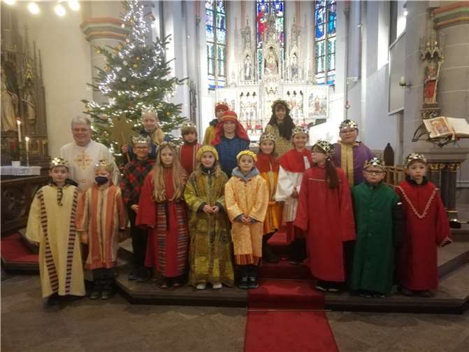 Die Sternsinger in Plaidt nach der Dankmesse.