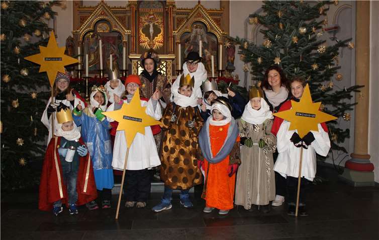 Die Sternsingeraktion stand in diesem Jahr unter dem Motto „Wir gehören zusammen“. Fotos: privat