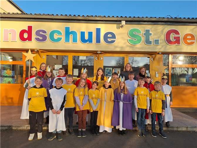 Die Sternsinger*innen brachten den Segen. Foto: GS Polch