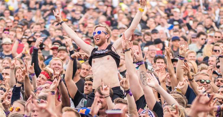 Die Stimmung vor den Bühnen spricht für sich.www.axellivepictures.de