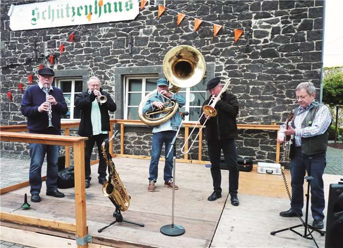 Die Stonehead Stompers begeisterten am Freitagabend mit fetzigen Jazz-Melodien die Besucher.