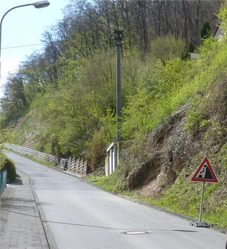 Die Straße „Im Lammertal“ bereitet der Ortsgemeinde Brohl-Lützing Sorgen. Zurzeit ist sie gesperrt.Archiv