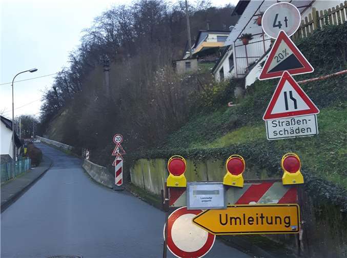 Die Straße „Im Lammertal“ war seit Januar voll gesperrt. Jetzt ist eine halbseitige Öffnung erfolgt.red