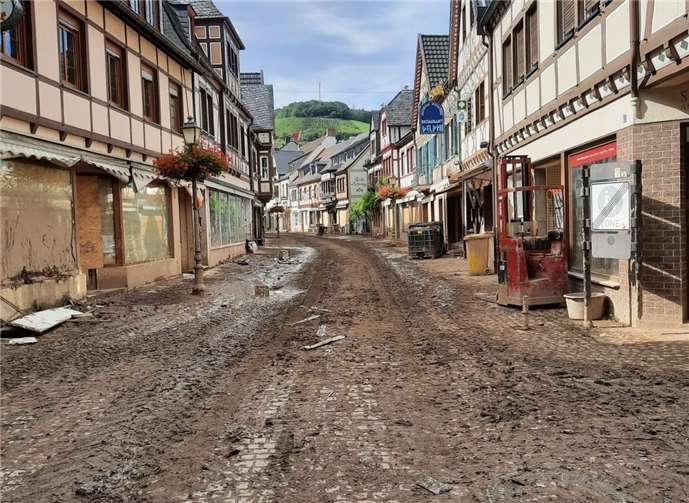 Die Straßen Ahrweilers sind weitestgehend von Unrat befreit - das Abfallwirtschaftszentrum in Niederzissen platzt jedoch aus allen Nähten. Foto: ROB