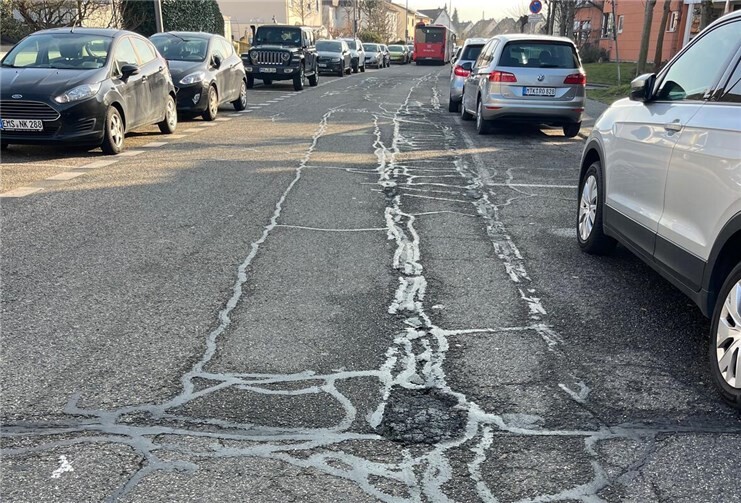 Die Straßenschäden an der Kastanienstraße.