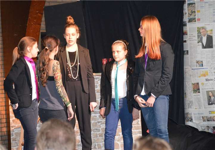 Die Streetworkerin verteidigt Mowgli.