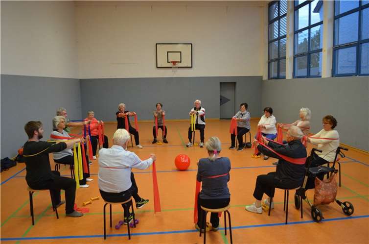 Die Stuhlgymnastik findet immer momntags statt. Foto: privat