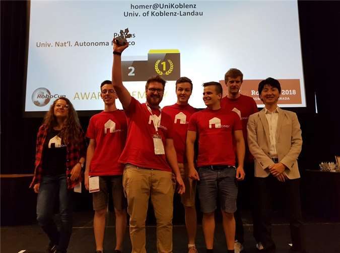 Die Stundenten der Universität Koblenz-Landau haben bei der Roboter-Weltmeisterschaft ihren Titel erfolgreich verteidigt. Foto: Johannes Pellenz