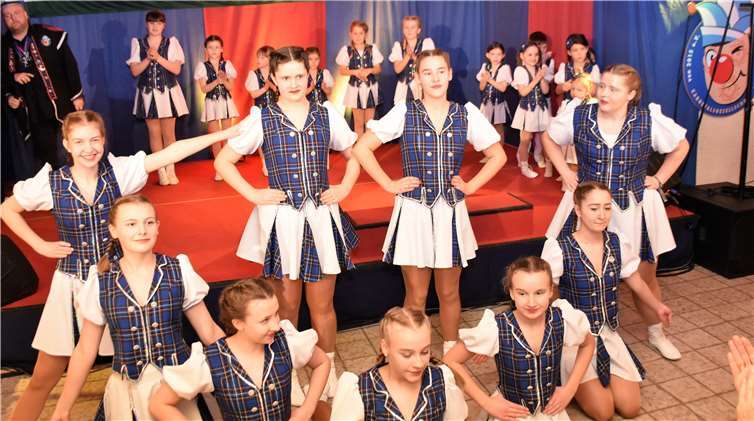 Die „Swistflotte“ der KG Buschhovenbegeisterte die Narren im Saal.