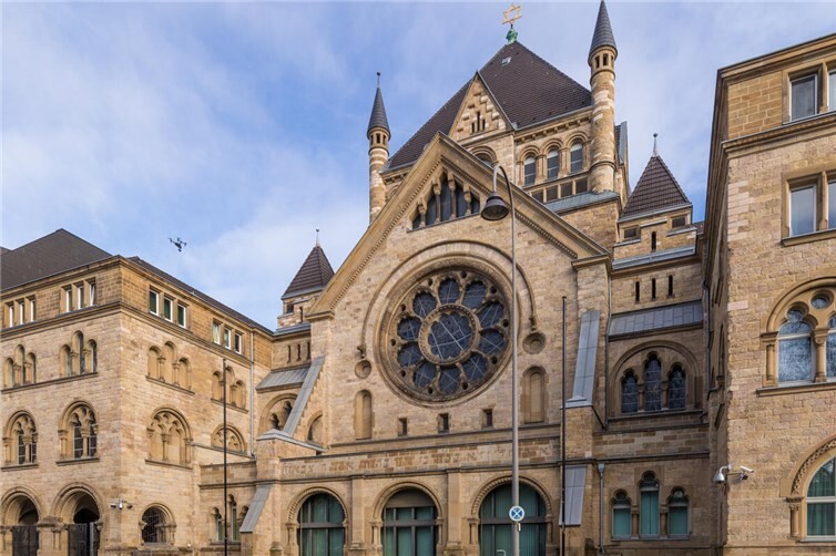 Die Synagoge Roonstraße ist das religiöse und kulturelle Zentrum der Synagogen-Gemeinde Köln