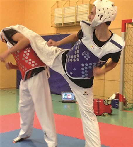 Die Taekwondosportler aus Andernach können jetzt mit neuen elektronischen Westen trainieren. privat