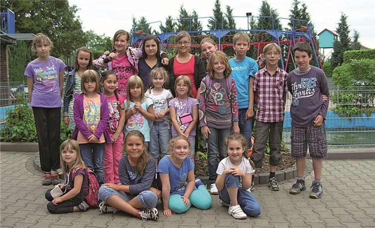 Die Tänzerinnen und Tänzer der Kindergarden im Freizeitpark Klotten. Privat