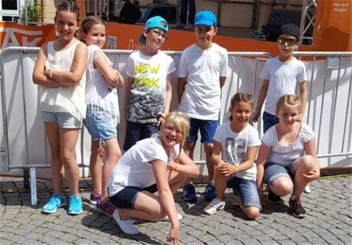 Die Tänzerinnen und Tänzer vom „Ela Dance–Clan“.