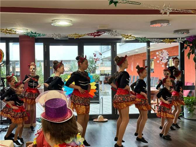 Die Tänzerinnen zeigten eine beeindruckende Show und wurden mit tosendem Applaus belohnt.