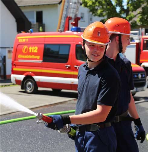 Die Tätigkeit in der Jugendwehr macht sichtbar Freude.