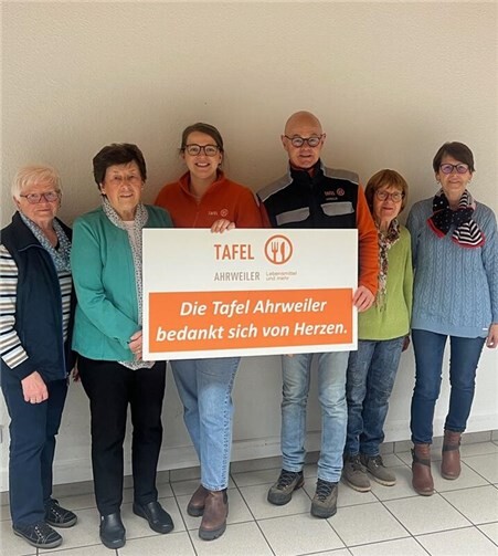 Die Tafel Ahrweiler bedankt sich herzlich bei den Frauengemeinschaften der Pfarreiengemeinschaft Grafschaft für die erneute Spende. Foto: Viktoria Hoffmann