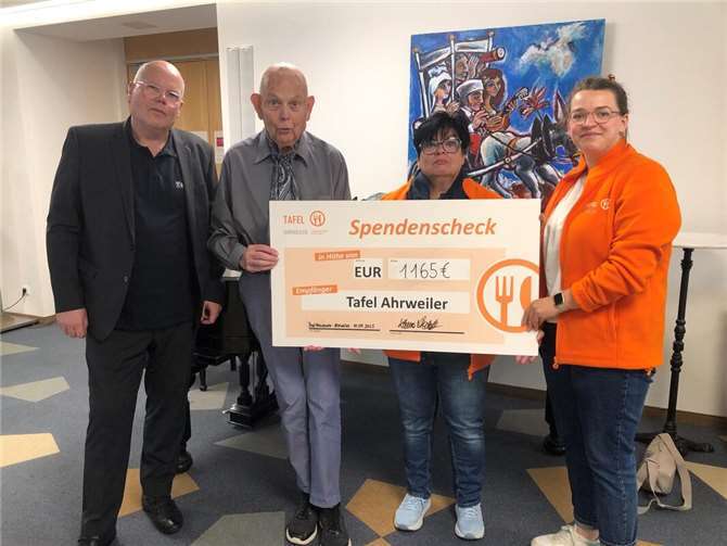 Die Tafel Ahrweiler freut sich über den stolzen Spendenbetrag.  Foto: Caritasverband Rhein-Mosel-Ahr e. V.