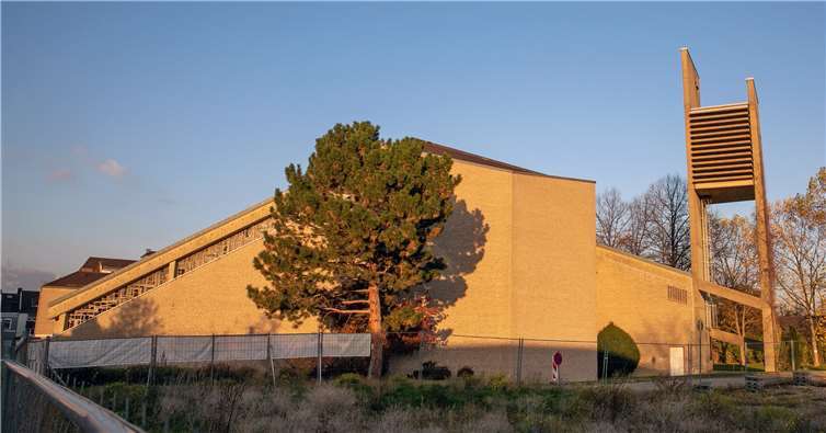 Die Tage der Pallotti-Kirche als Gotteshaus sind gezählt. Am 6. Februar 2021 soll sie profaniert und vielleicht schon im kommenden Frühjahr abgerissen werden. Es sei denn, bis Jahresende wird nun ein tragfähiges Konzept für eine angemessene Weiternutzung vorgelegt.Foto: JOST