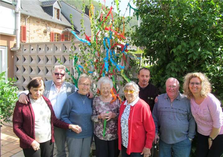 Die Tagesgäste hatten viel Spaß beim Basteln und Maibaum stellen. Foto: privat