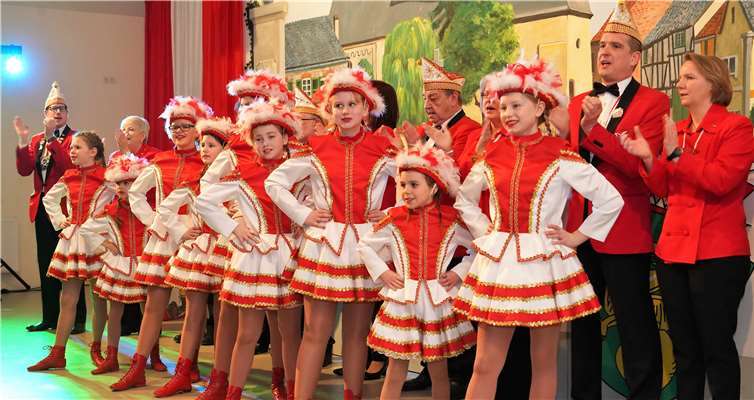 Die Tanzgarde „Mieler Mädche“ sorgte für Begeisterung.Fotos: EICH