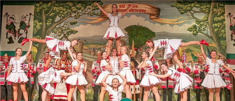 Die Tanzgarde aus Kardorf begeisterte das Publikum beim Generalappell der Stadtsoldaten in der Rheinbacher Stadthalle.Fotos: JOST