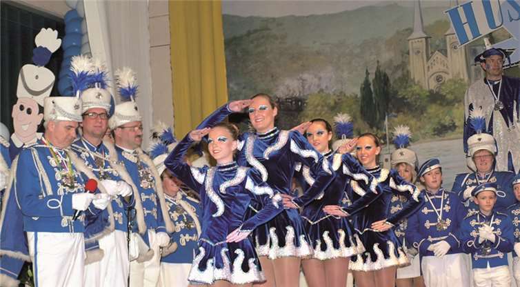 Die Tanzgarde der Husaren - schön anzusehen und Begeisterung bei den Gästen.US