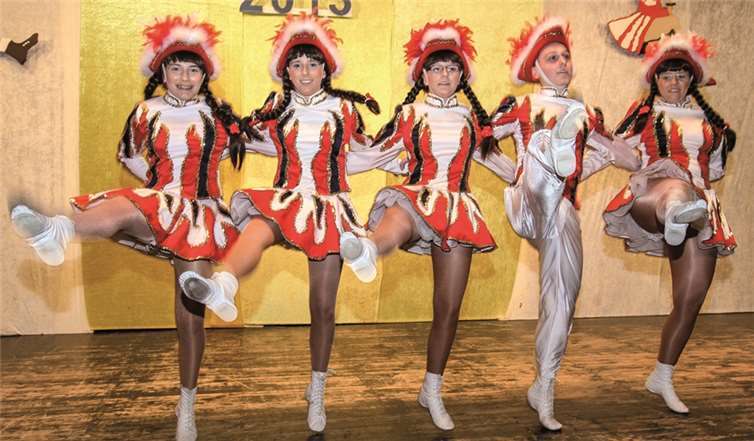 Die Tanzgarde vom Mosella Tanzverein freute sich über ihr „Heimspiel“.  EP