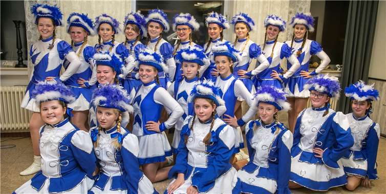 Die Tanzgarden der Karnevalsfreunde Merzbach-Neukirchen feiern in der aktuellen Session ihr 25-jähriges Bestehen.Foto: JOST