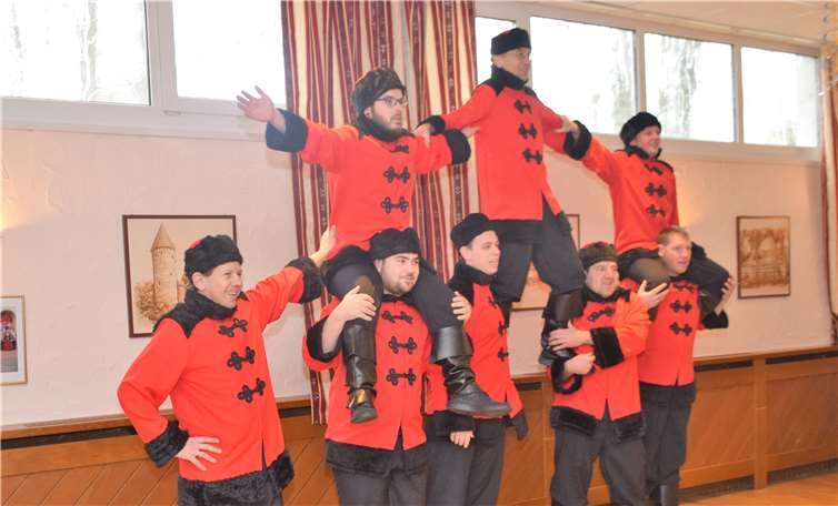 Die Tanzgruppe Dreeser Kerle begeisterte die Gäste mit ihren waghalsigen Performance.