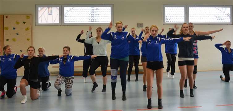 Die Tanzgruppe Firestars beim letzten Sonntags-Training. privat