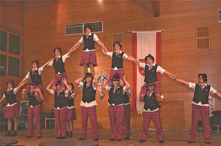 Die Tanzgruppe Lützinck konnte beim 25. Brohltalgardetreffen überzeugen.
