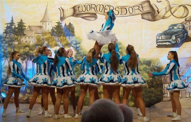 Die Tanzgruppe „Tomburgspatzen „Wormersdorf“ begeisterte das Publikum. privat