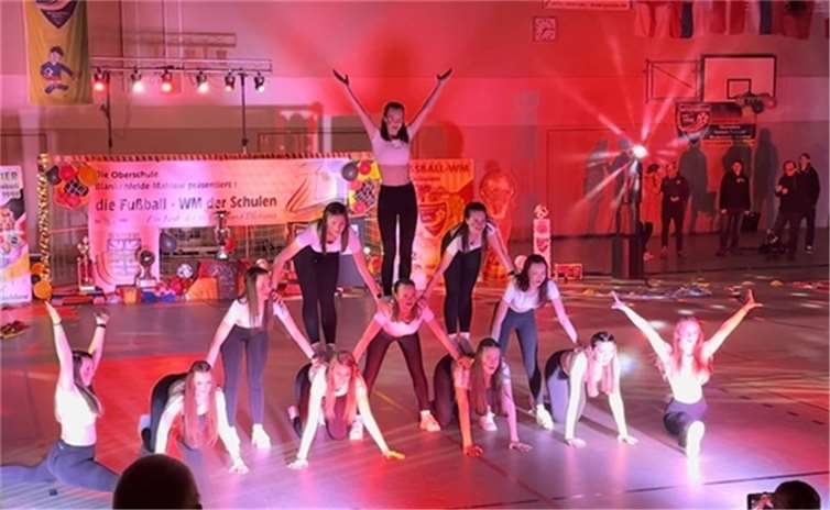 Die Tanzgruppe der RS plus Cochem in Aktion.