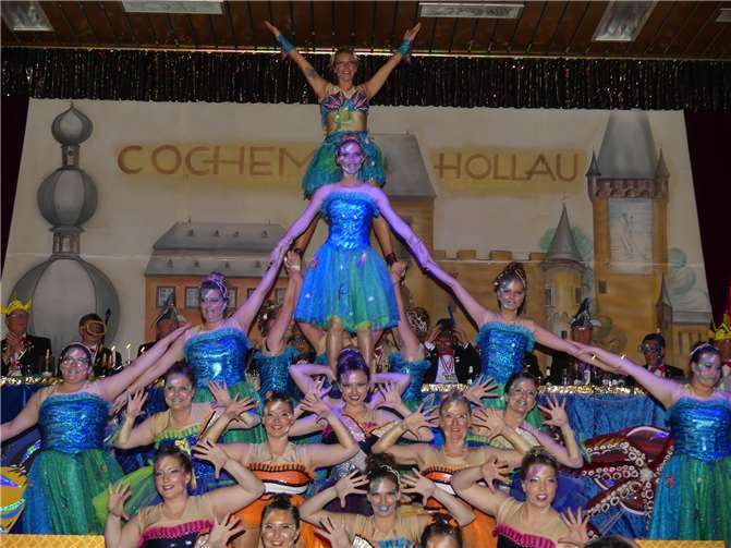 Die Tanzmädels des TV Cochem entführten das Publikum in die bunte Unterwasserwelt.