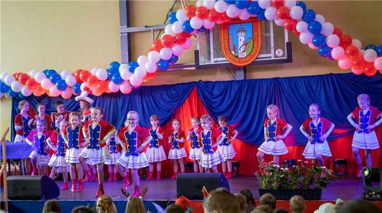 Die Tanzmäuse des Sportvereins präsentieren ihren Sessionstanz.