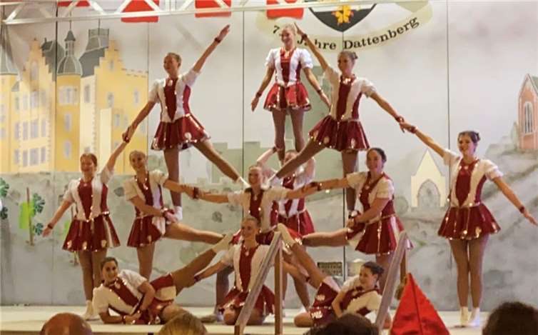 Die Tanzmäuse eröffneten den Abend mit ihrem ersten Auftritt der Session, den Sie hervorragend gemeistert haben.