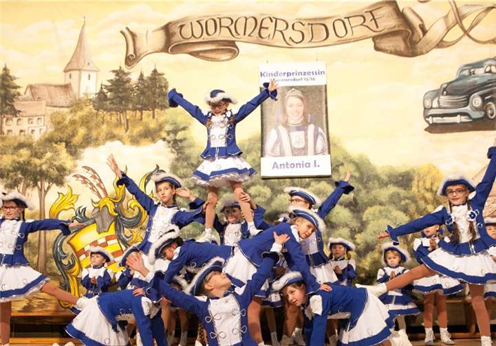 Die „Tanzmäuse“ überzeugten ihr Publikum bei der Kinderprinzenproklamation in Wormersdorf mit einem sehenswerten Auftritt.